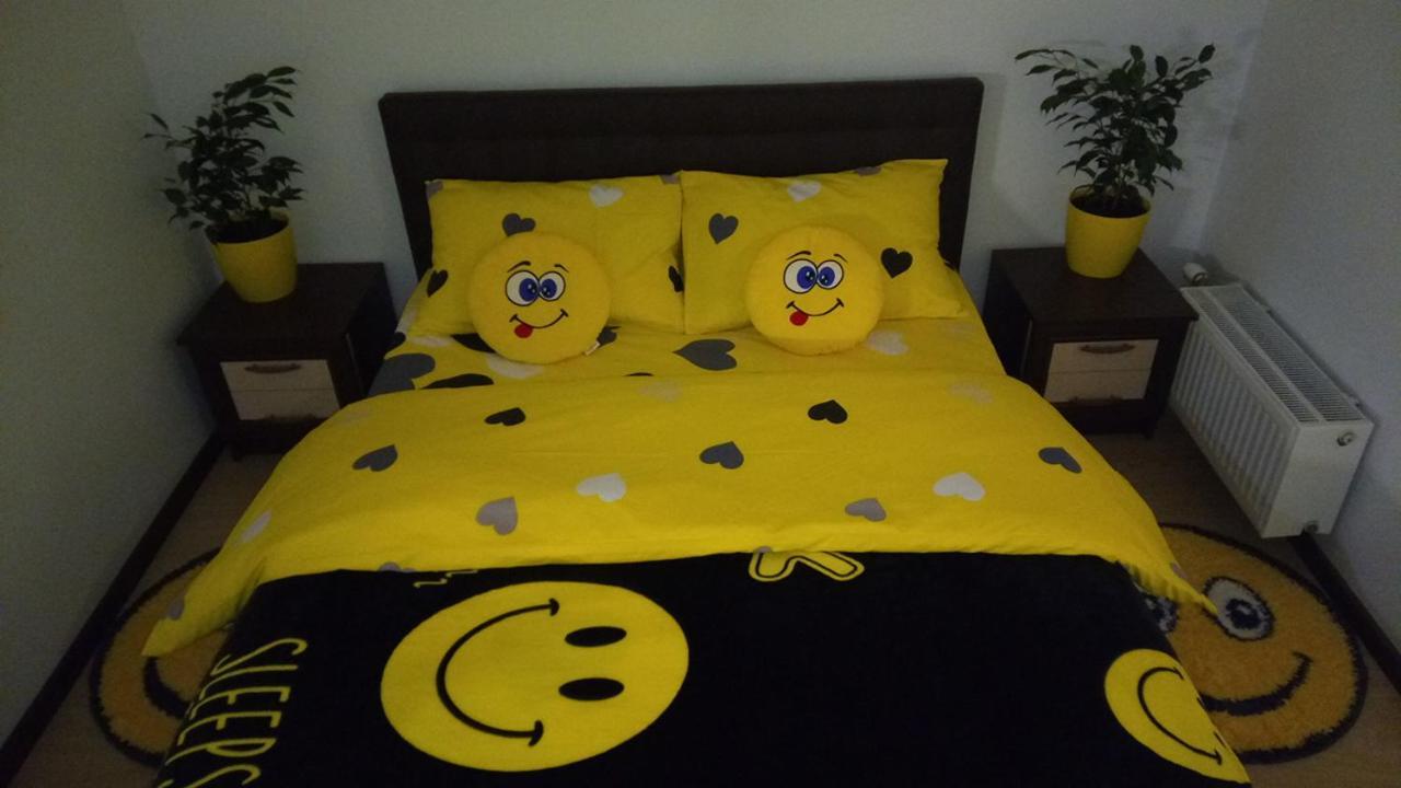 Positive Smile Studio Apartment In The Colorful Comfort Town Residental Complex. Kt-06. Киев Екстериор снимка